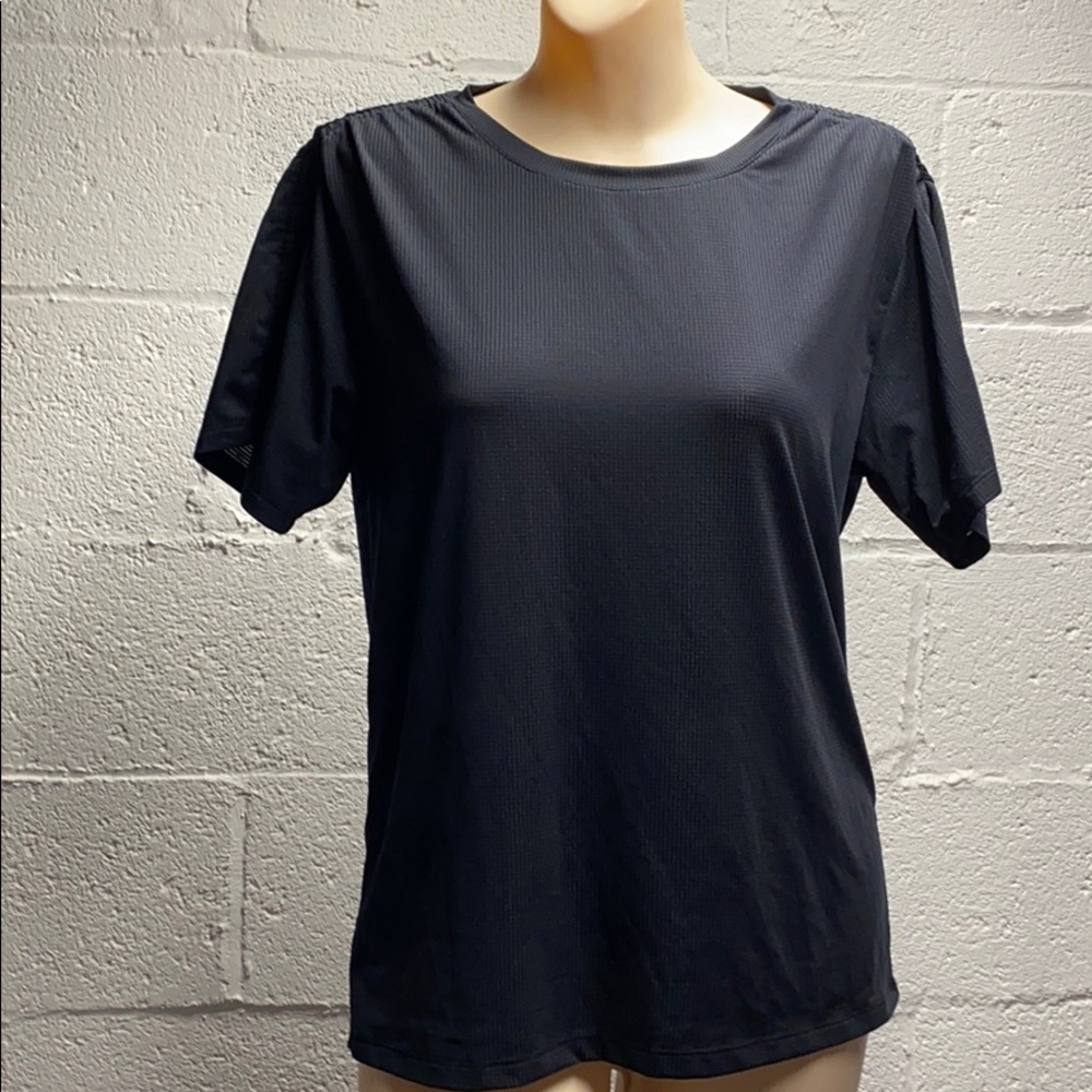 Fabletics T-shirt size small lightweight sweat wicking